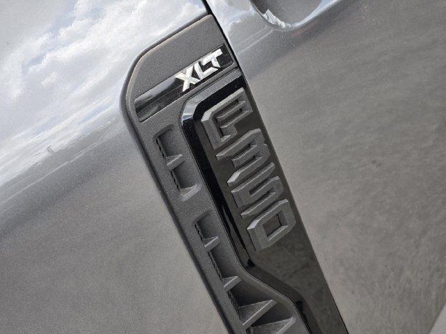 New 2026 Ford F350 XLT w/ XLT Premium Package AWD/4WD image 7