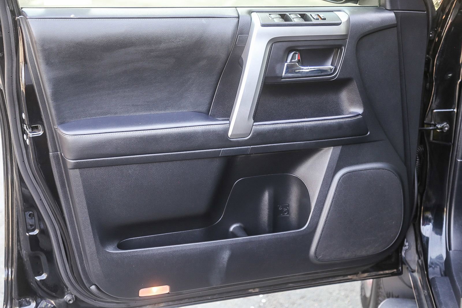Used 2024 Toyota 4Runner SR5 AWD/4WD image 19