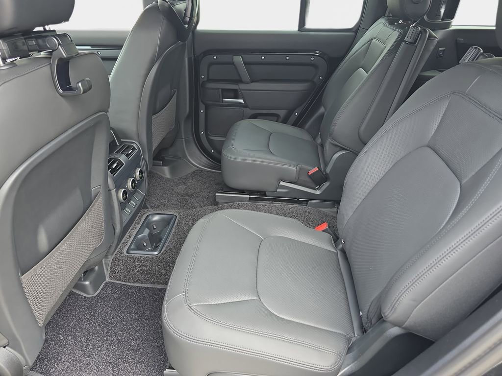 New 2026 Land Rover Defender 130 X-Dynamic SE AWD/4WD image 15
