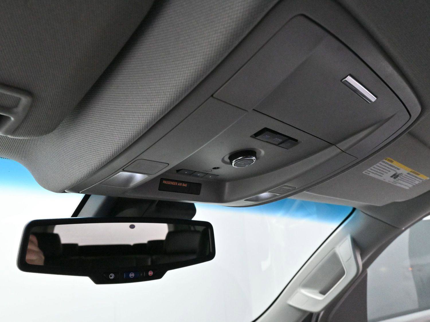 Used 2015 Chevrolet Suburban LT image 30