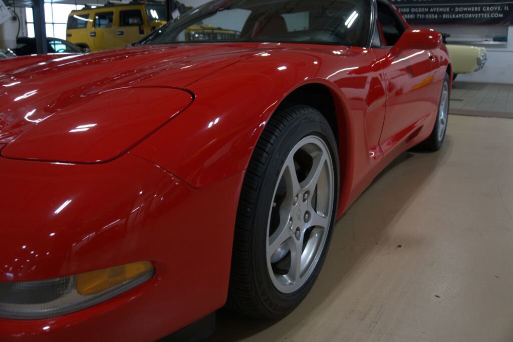 Used 2000 Chevrolet Corvette Coupe w/ Roof Pkg image 12
