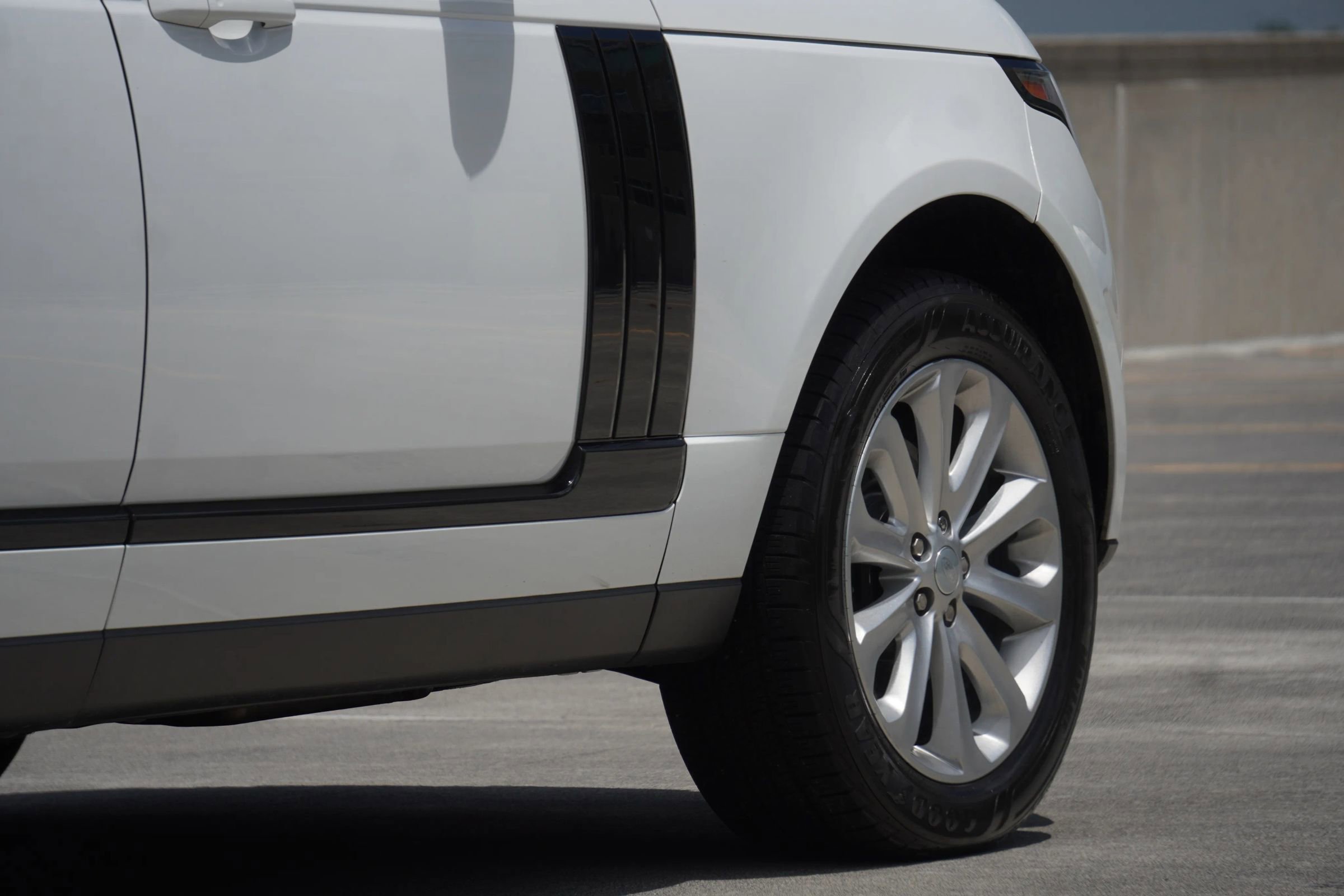 Used 2016 Land Rover Range Rover HSE image 20