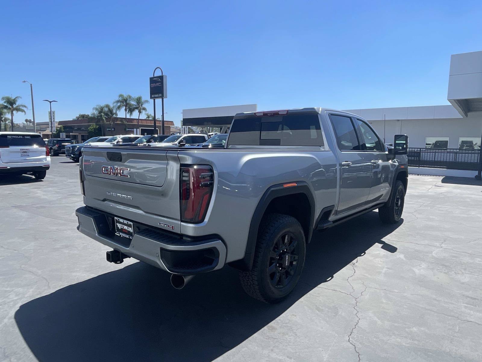 New 2026 GMC Sierra 2500 AT4 w/ AT4 Premium Plus Package AWD/4WD image 5