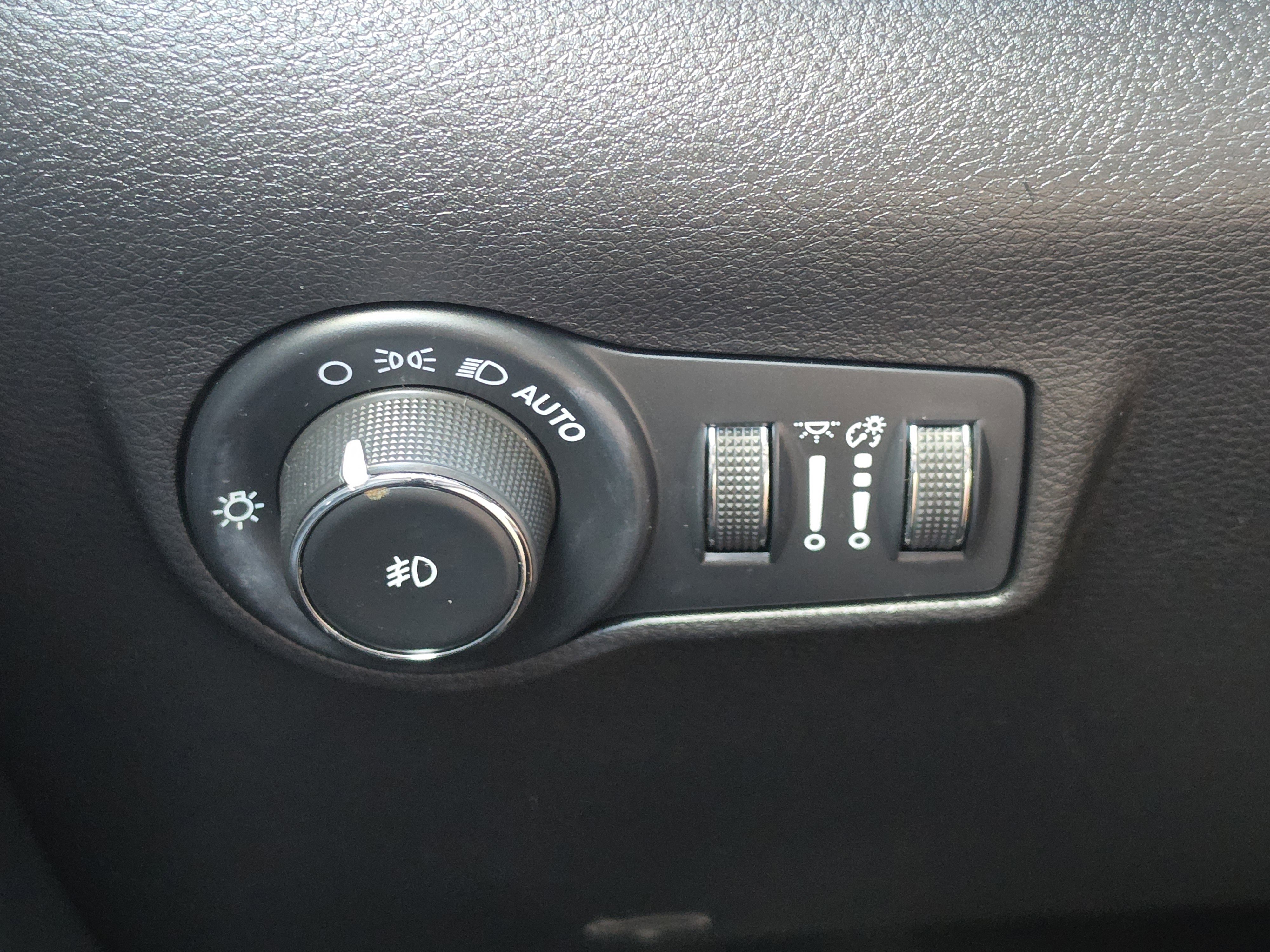 Used 2022 Jeep Compass Latitude AWD/4WD image 13
