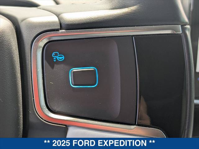 Certified 2025 Ford Expedition Platinum AWD/4WD image 15