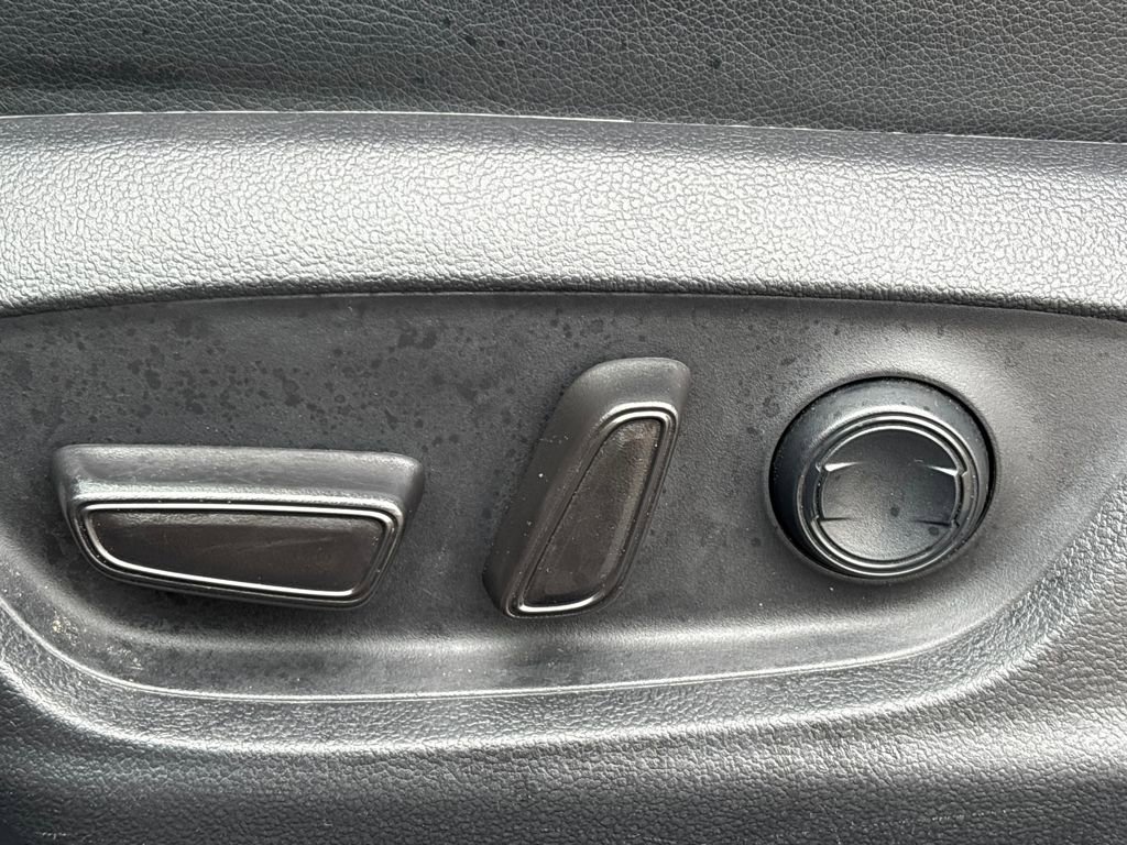 Used 2020 Toyota Camry SE image 8