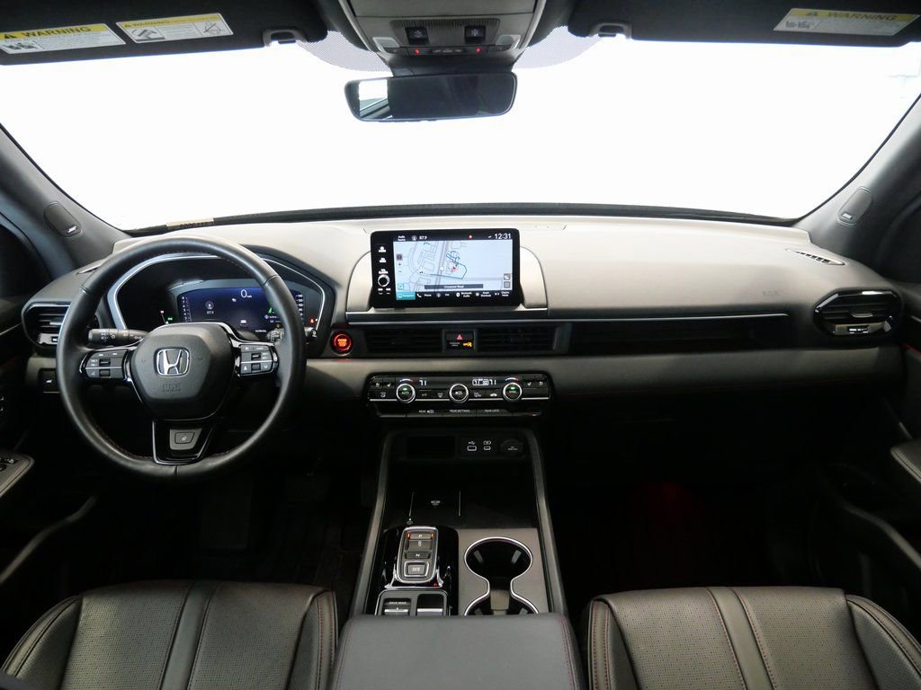 Used 2025 Honda Pilot Black Edition image 13