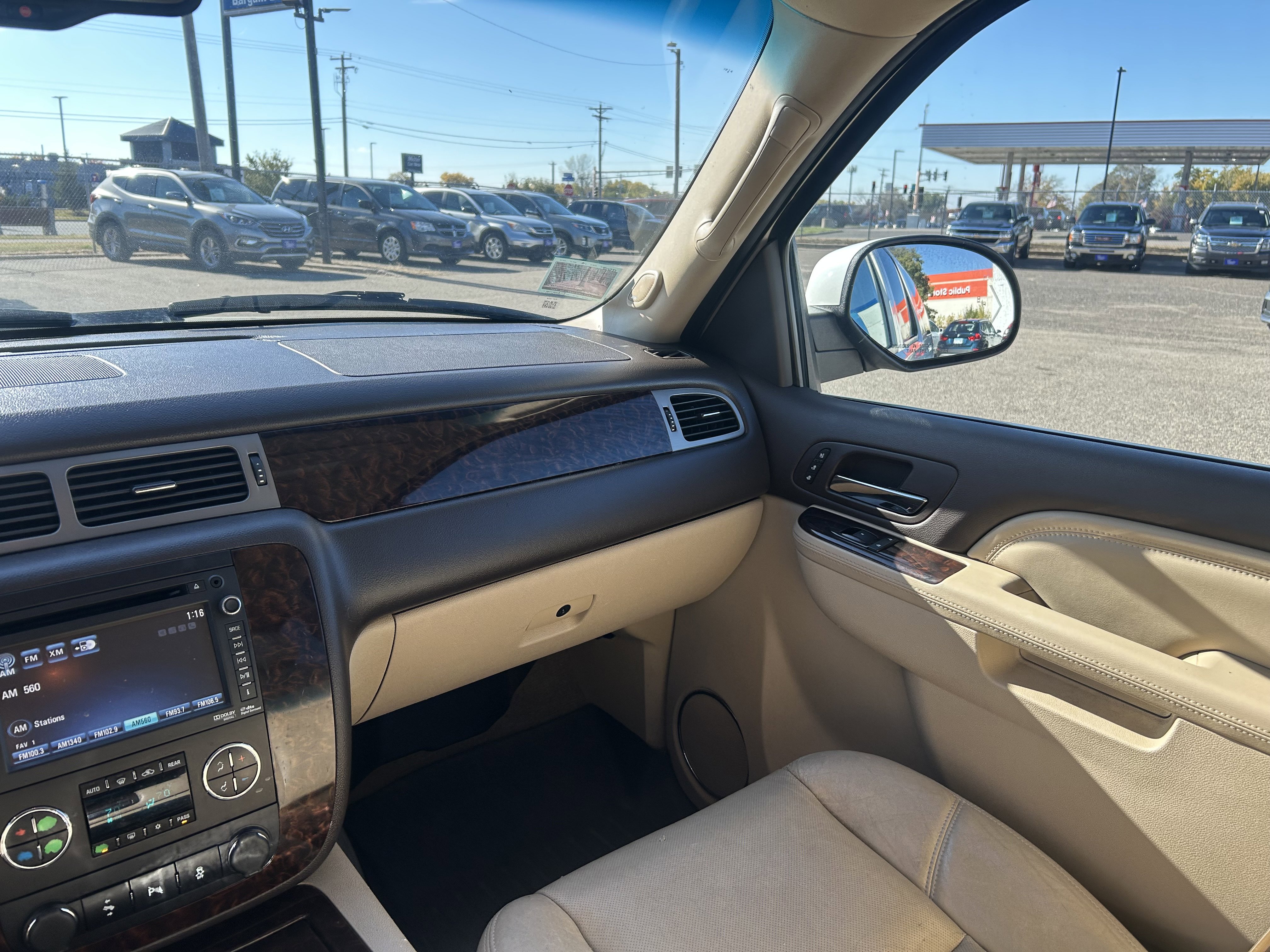 Used 2013 GMC Yukon XL Denali image 16