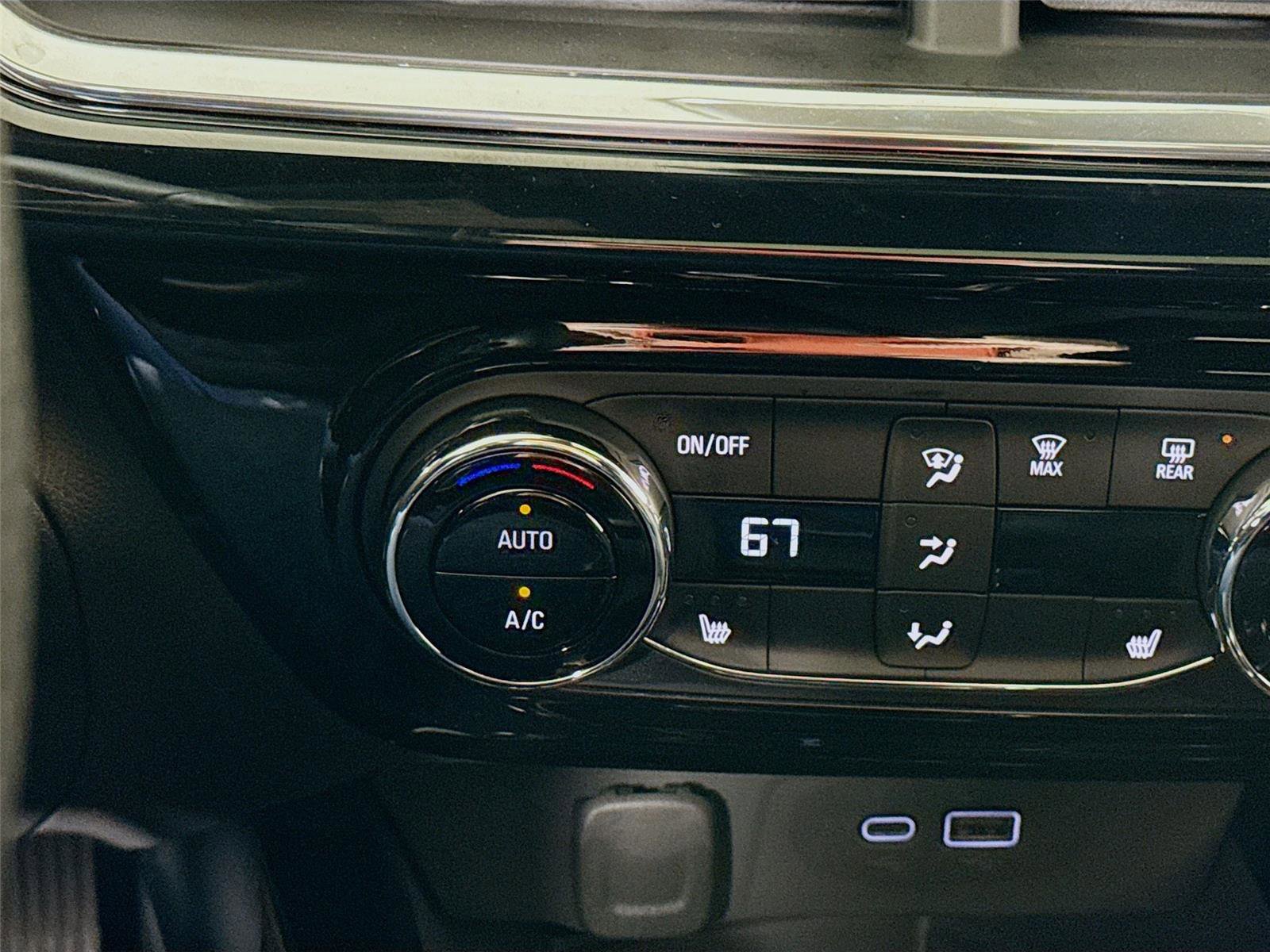 New 2025 Chevrolet Trax RS w/ Sunroof Package image 15