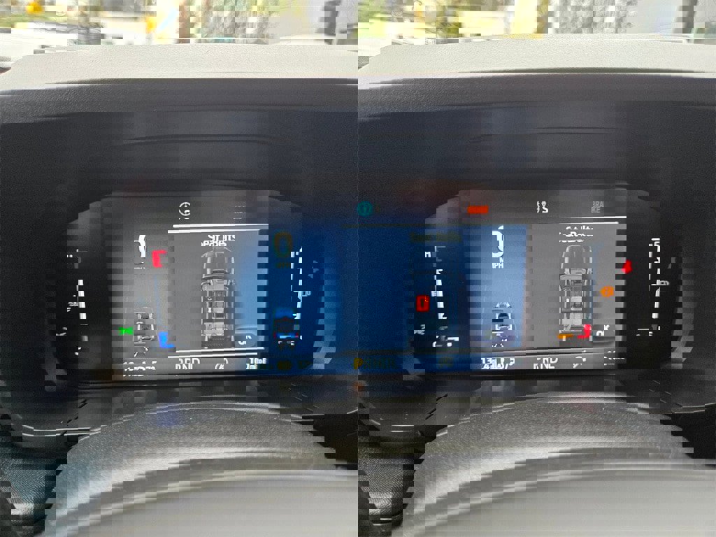 New 2025 Ford Maverick XLT w/ XLT Luxury Package image 13