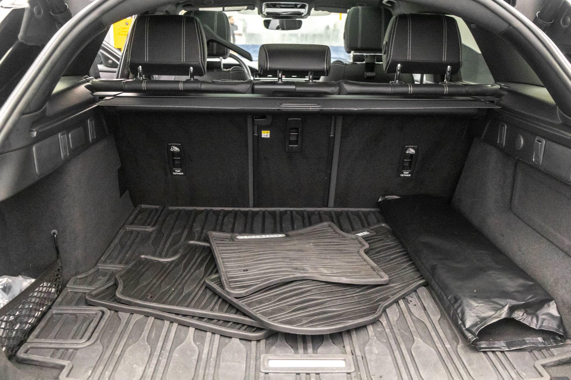 Used 2022 Land Rover Range Rover Velar R-Dynamic S AWD/4WD image 33