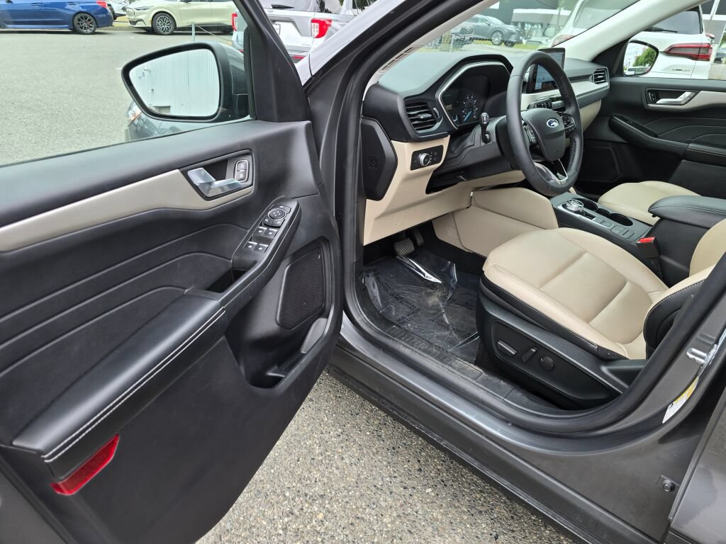 Used 2022 Ford Escape SEL AWD/4WD image 11