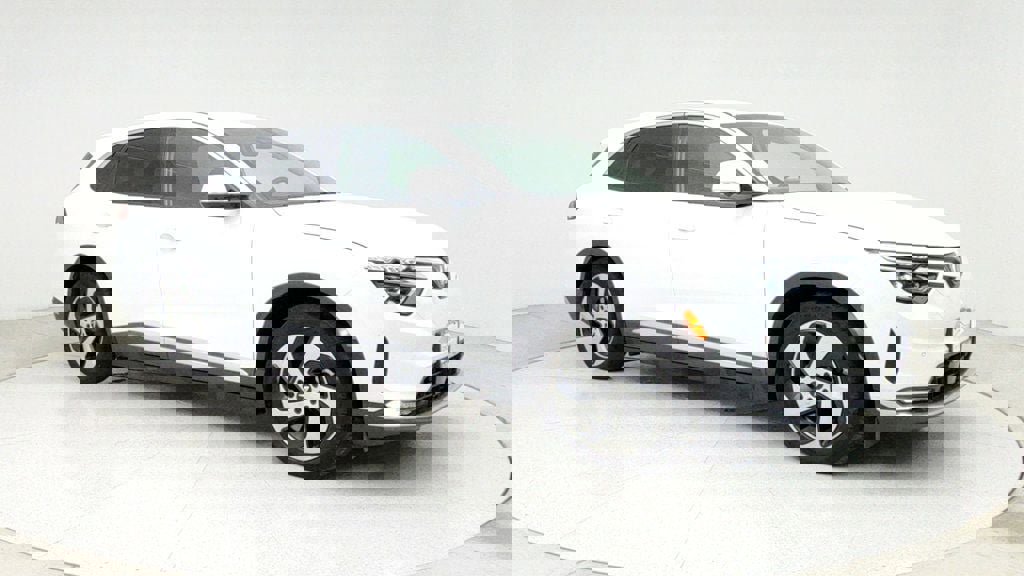 Used 2023 VinFast VF 8 Eco image 3