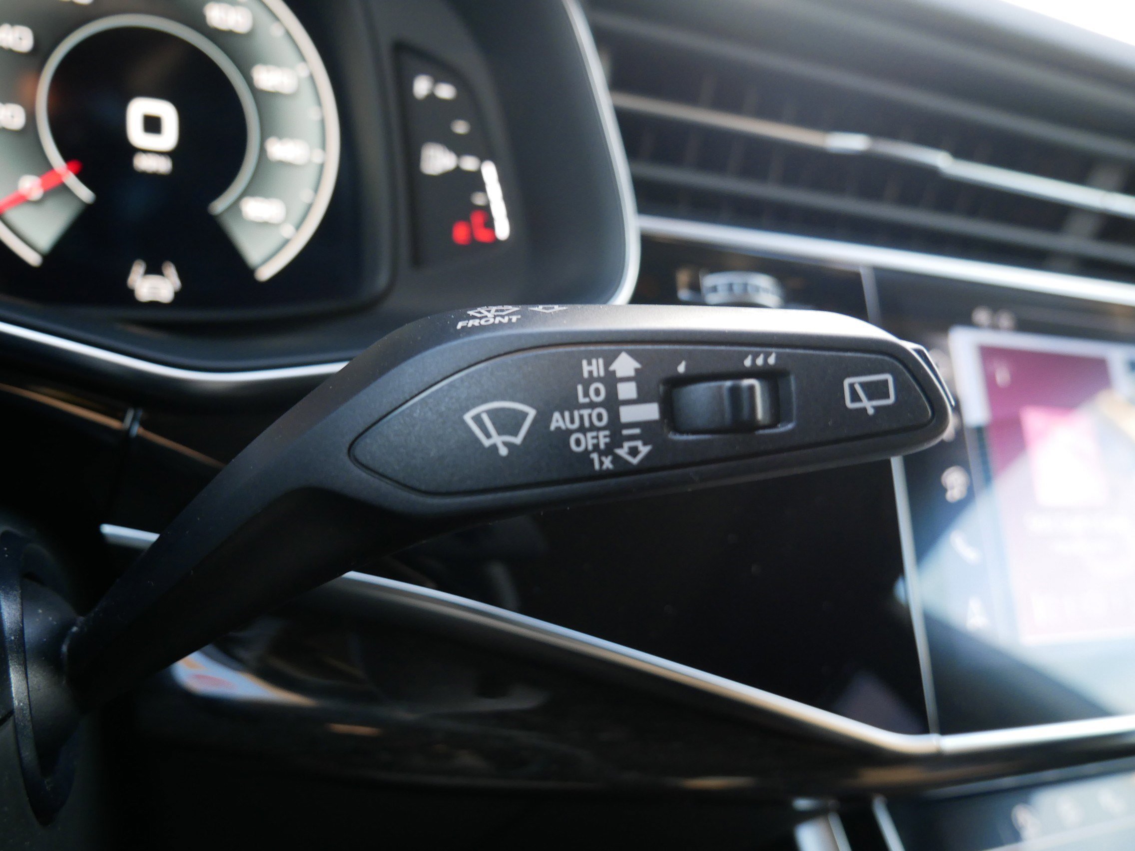 Certified 2025 Audi Q8 Prestige w/ Prestige Package image 27