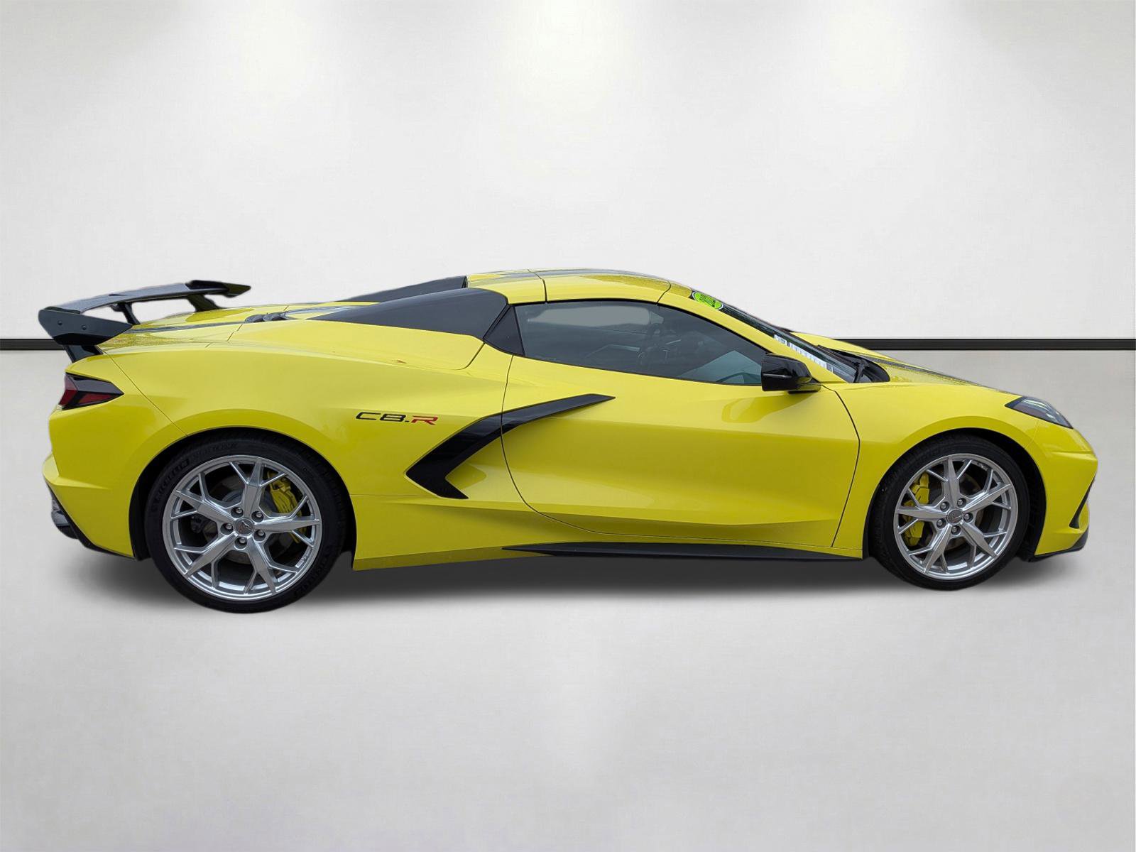 Used 2022 Chevrolet Corvette Stingray Premium Conv w/ Z51 Performance Package RWD image 3