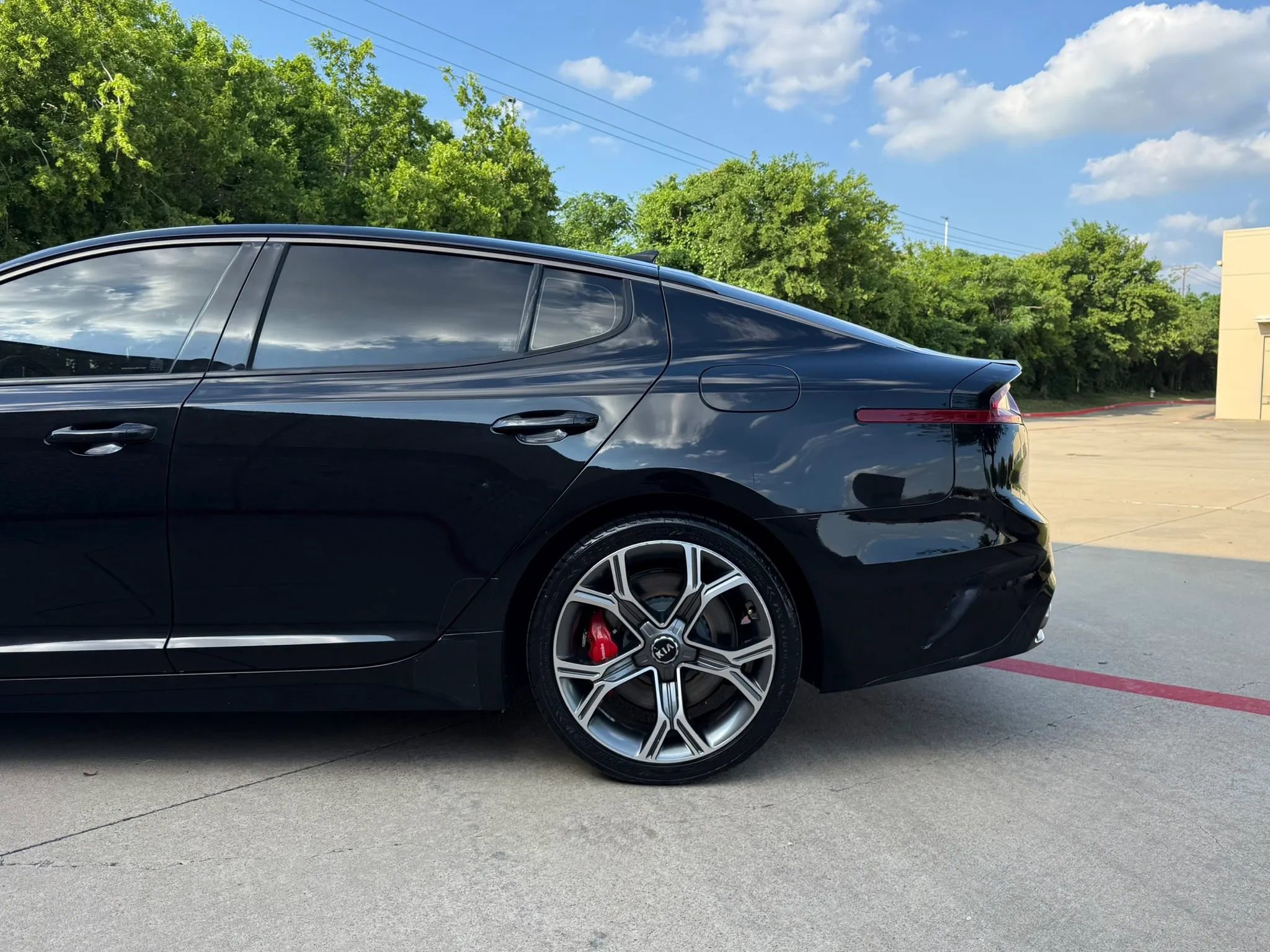 Used 2018 Kia Stinger GT1 RWD image 15