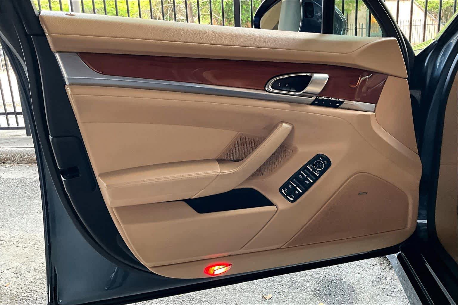 Used 2014 Porsche Panamera image 21