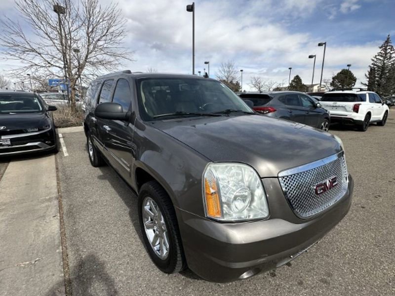 Used 2011 GMC Yukon XL Denali image 7