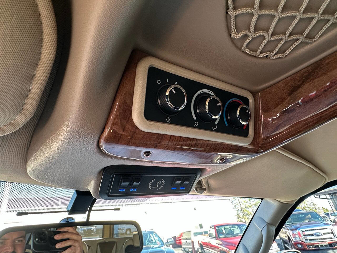 Used 2015 Chevrolet Express 2500 image 14