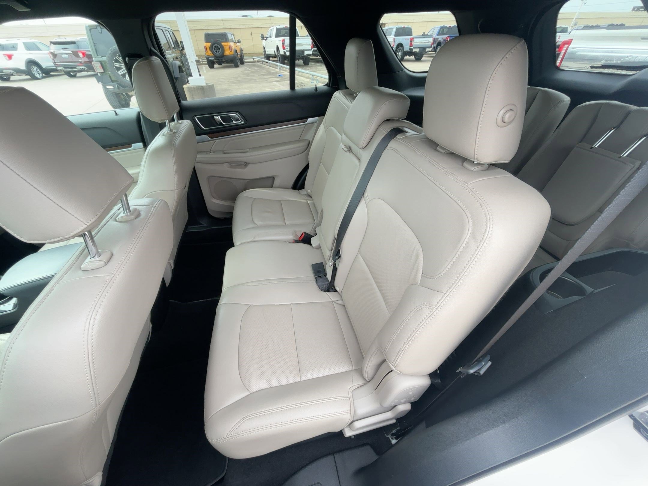 Used 2019 Ford Explorer Limited image 27