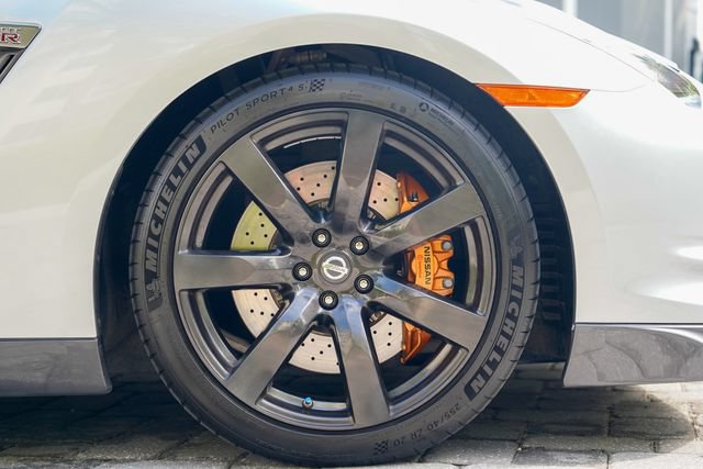 Used 2010 Nissan GT-R Premium AWD/4WD image 35