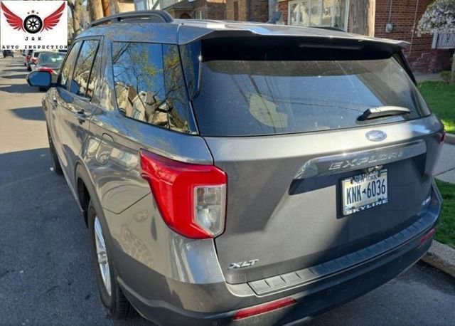 Used 2022 Ford Explorer XLT w/ Equipment Group 202A AWD/4WD image 3
