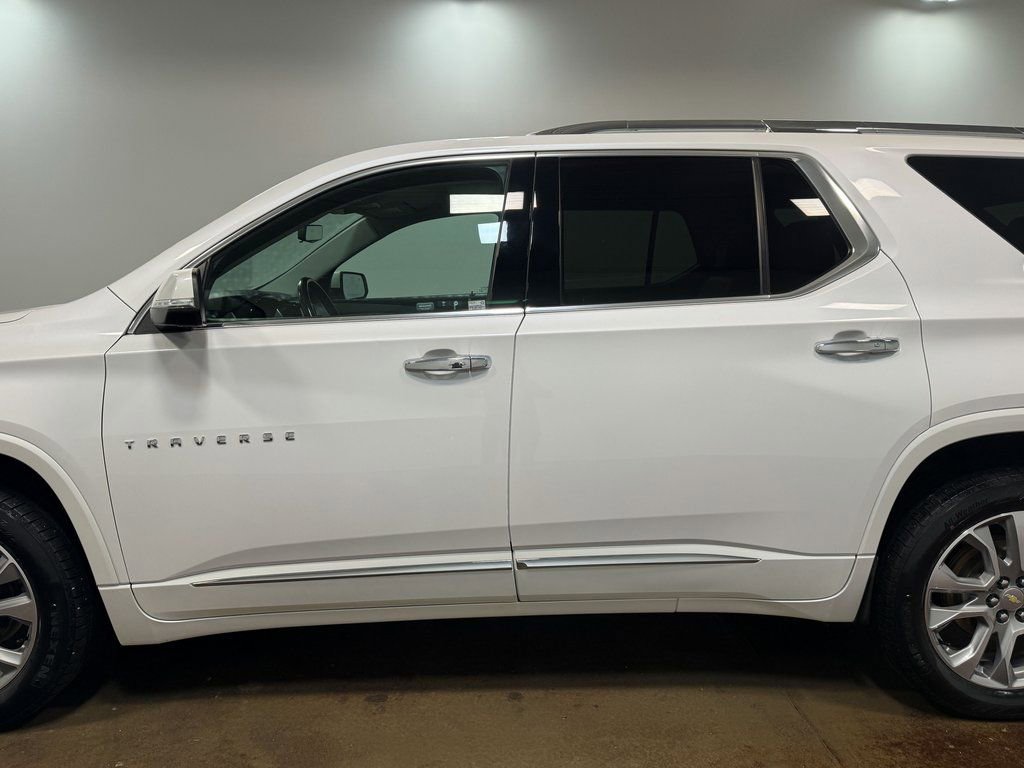 Used 2021 Chevrolet Traverse Premier image 37