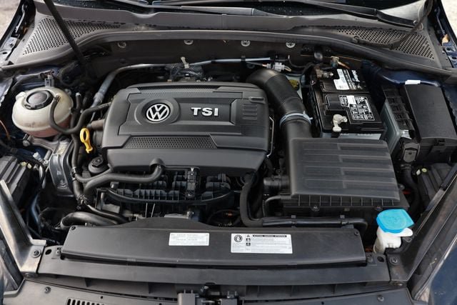 Used 2018 Volkswagen GTI SE FWD image 50