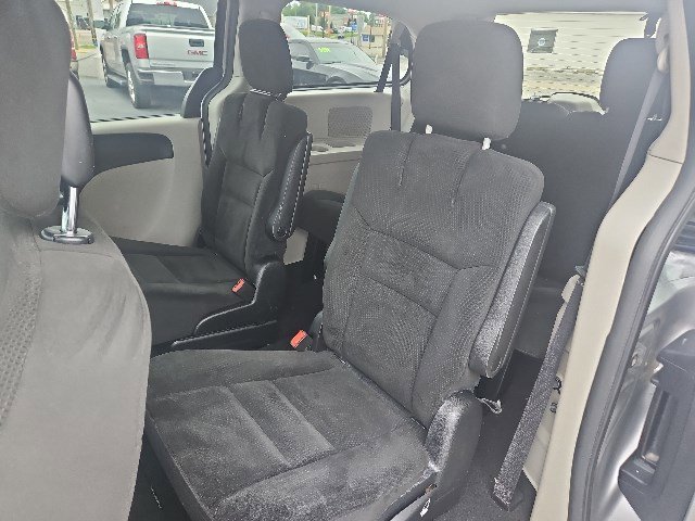 Used 2016 Dodge Grand Caravan SXT FWD image 6