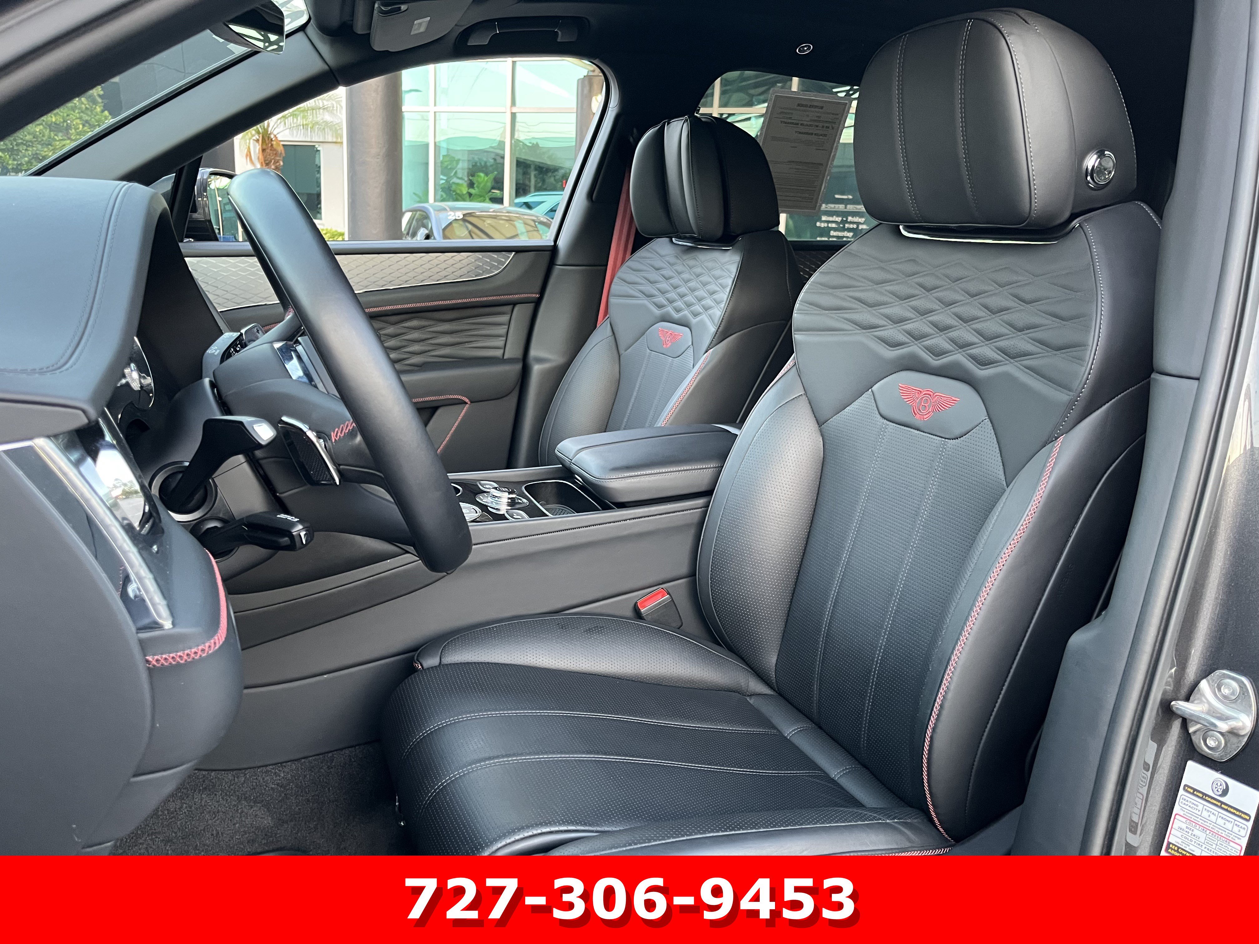 Used 2024 Bentley Bentayga AWD/4WD image 2