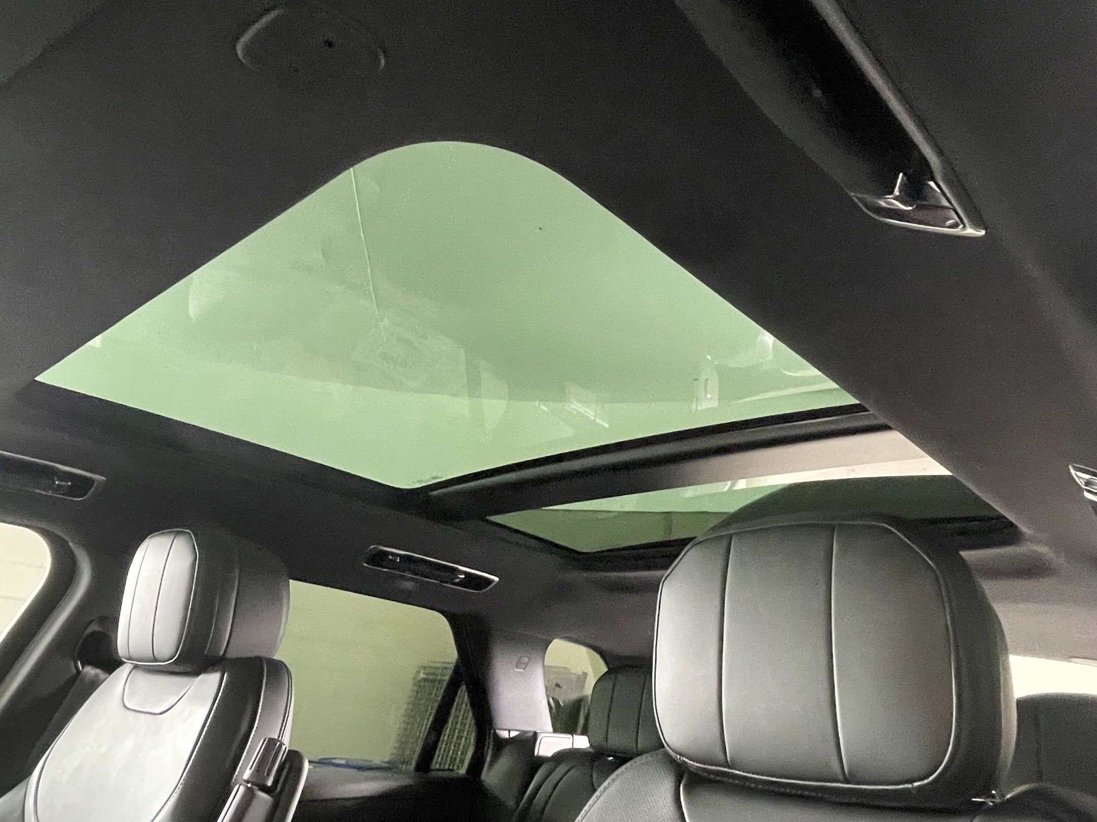 New 2025 Land Rover Range Rover Sport Dynamic SE image 13