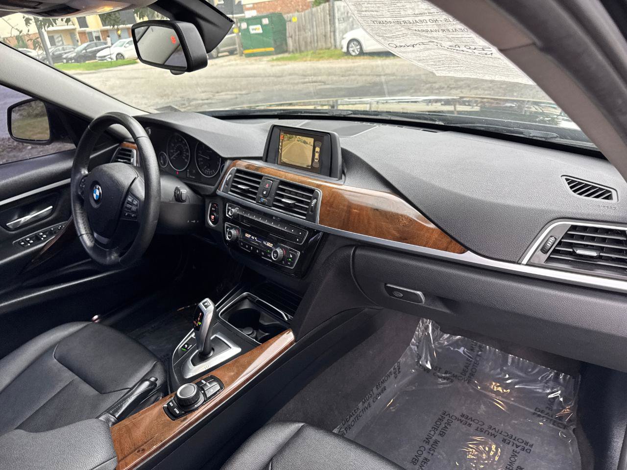 Used 2017 BMW 320i xDrive Sedan AWD/4WD image 18