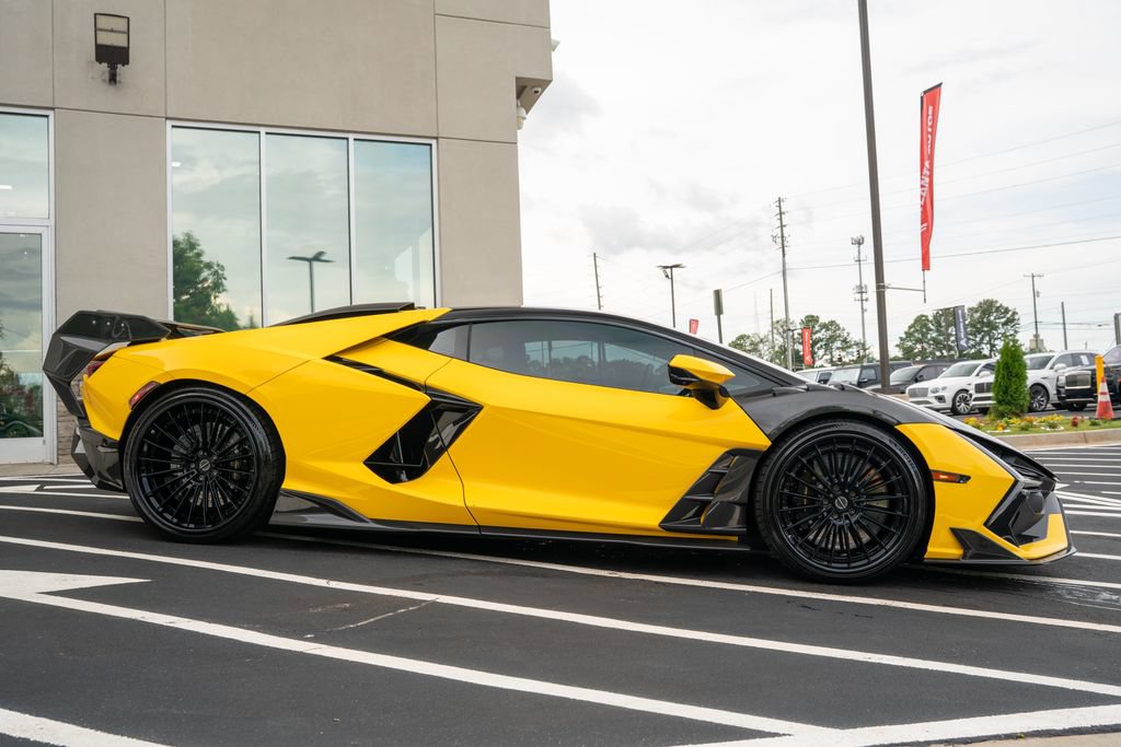 Used 2024 Lamborghini Revuelto AWD/4WD image 11