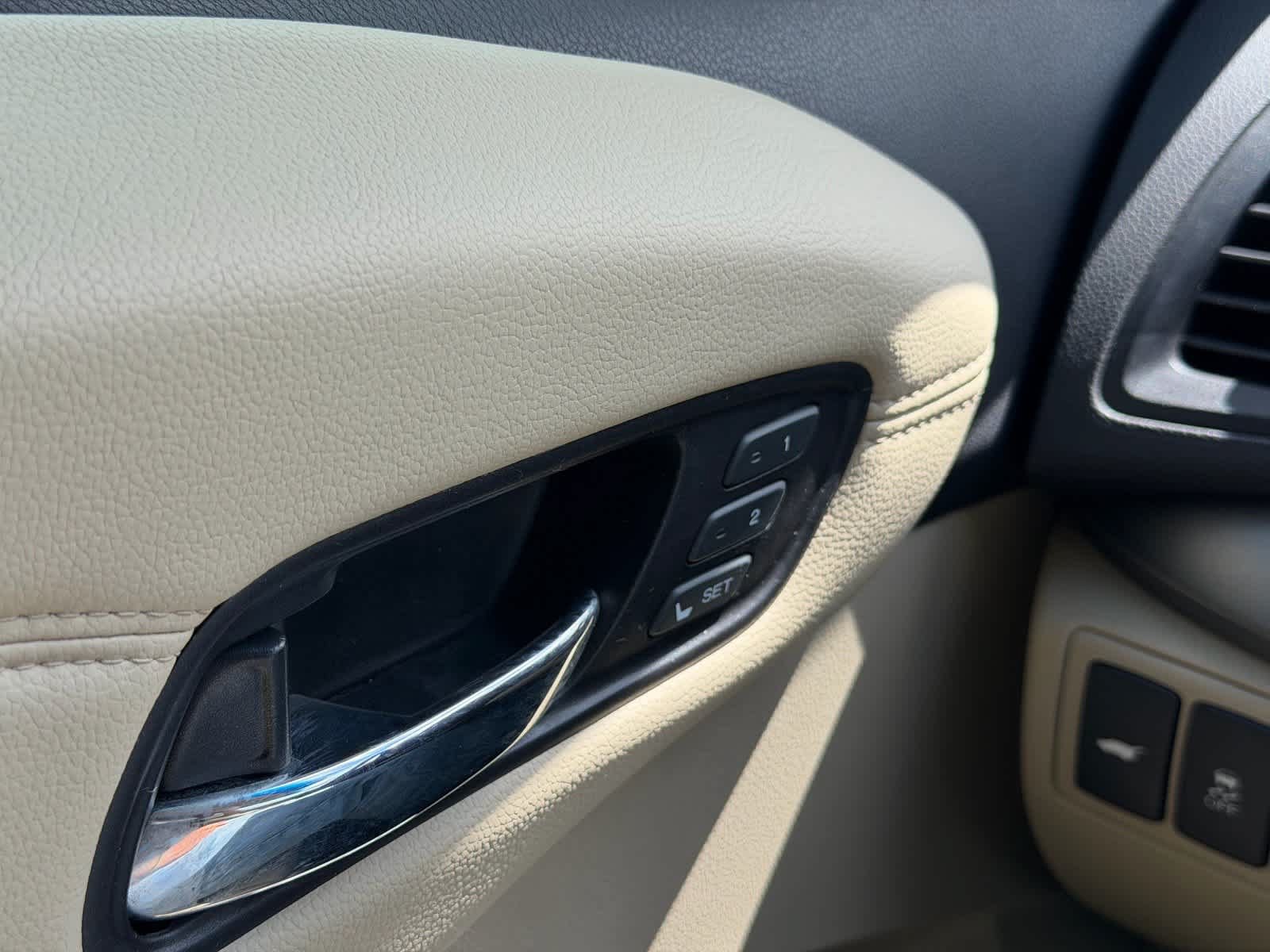 Used 2013 Acura RDX w/ Technology Package FWD image 27