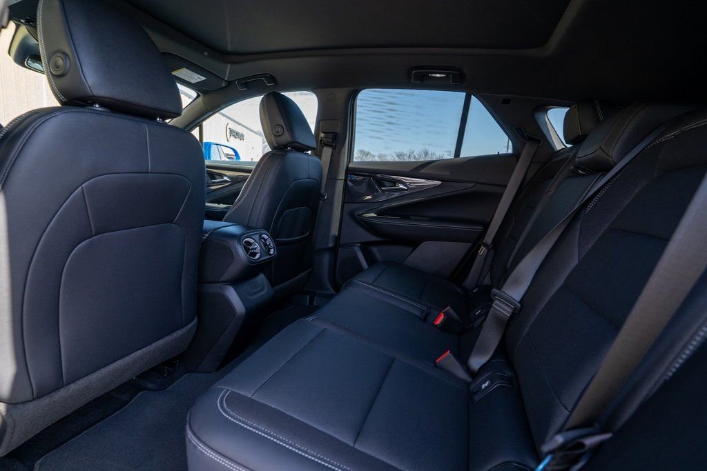 New 2025 Chevrolet Blazer EV LT w/ Super Cruise Package image 32