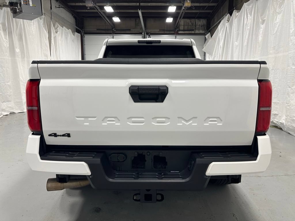 Used 2024 Toyota Tacoma TRD Sport AWD/4WD image 6