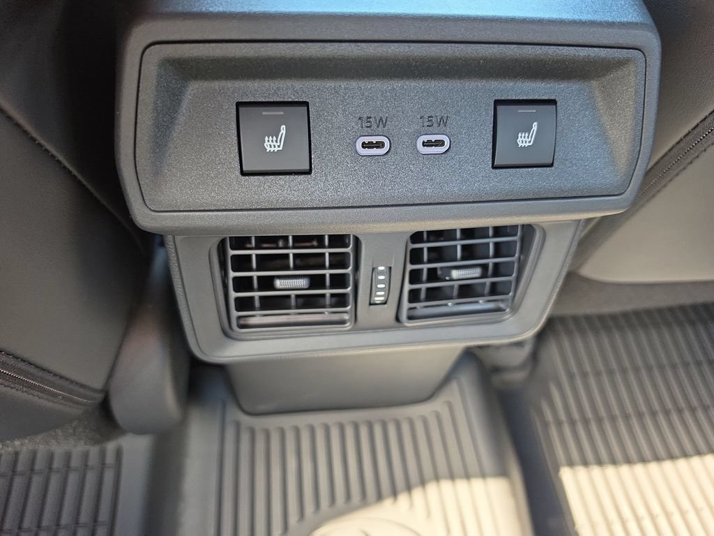 Used 2026 Toyota RAV4 Limited AWD/4WD image 31