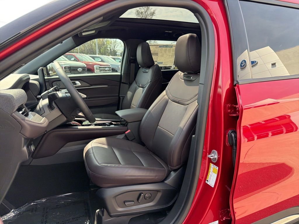 New 2026 Ford Explorer Platinum image 9