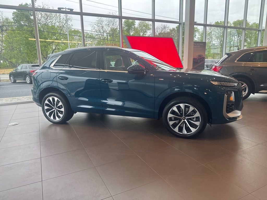 New 2026 Audi Q3 quattro 2.0T AWD/4WD image 2