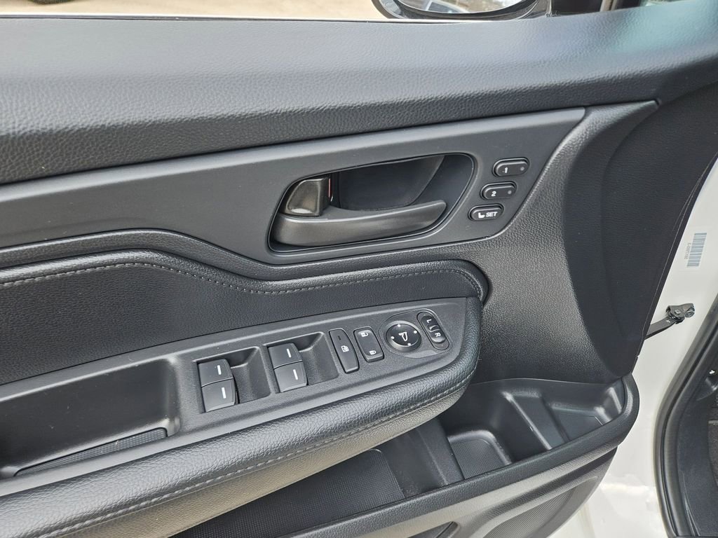 Used 2025 Honda Odyssey Sport-L image 15