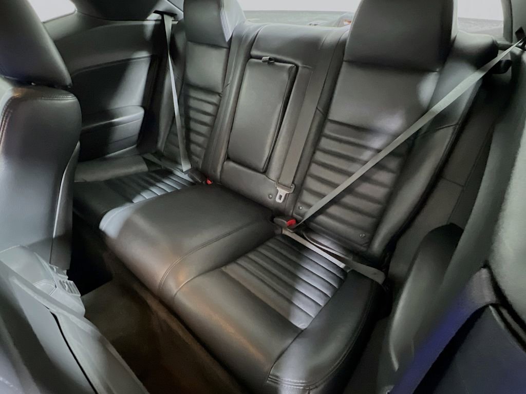 Used 2013 Dodge Challenger SXT image 21