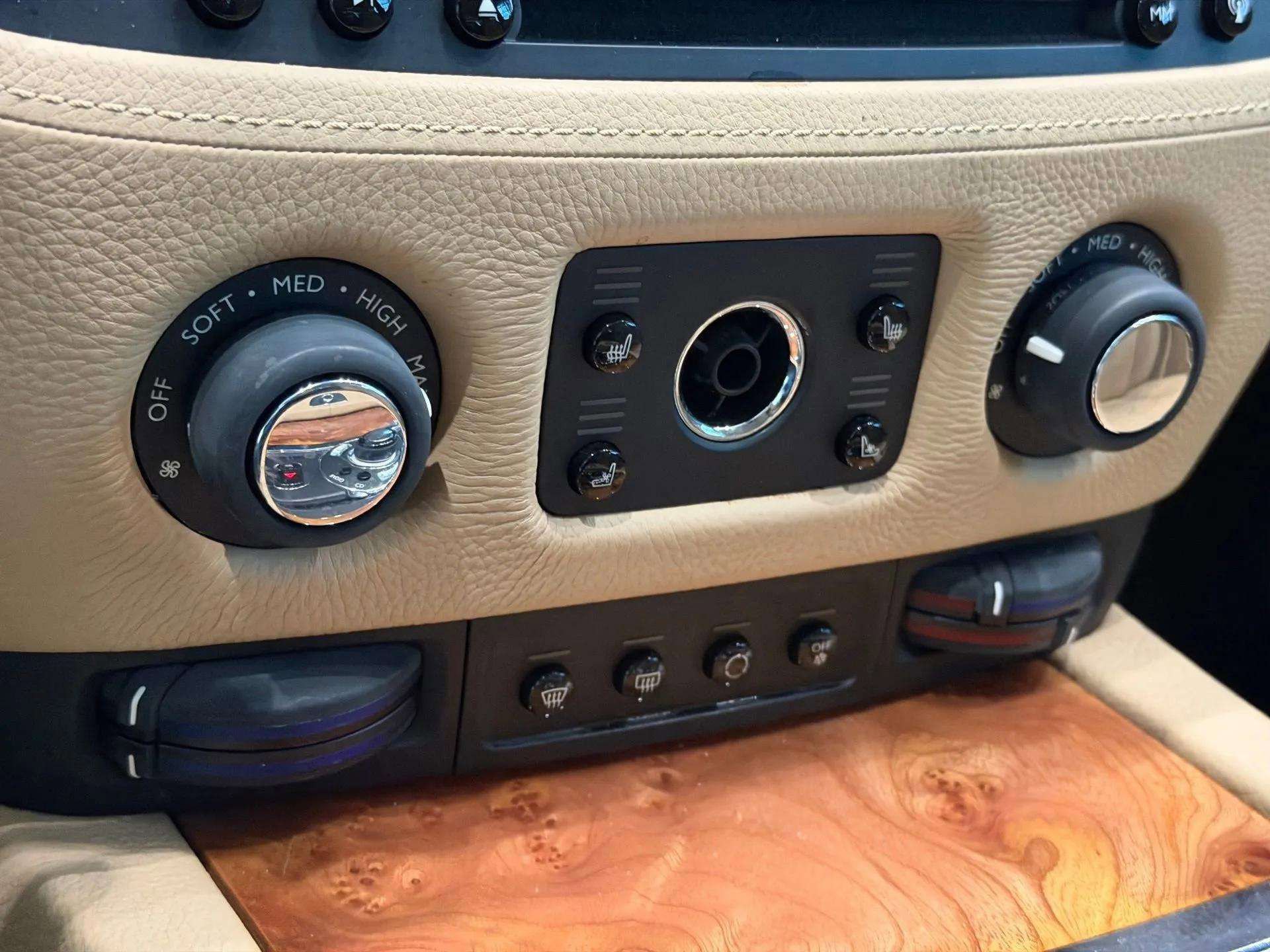 Used 2012 Rolls-Royce Ghost image 15