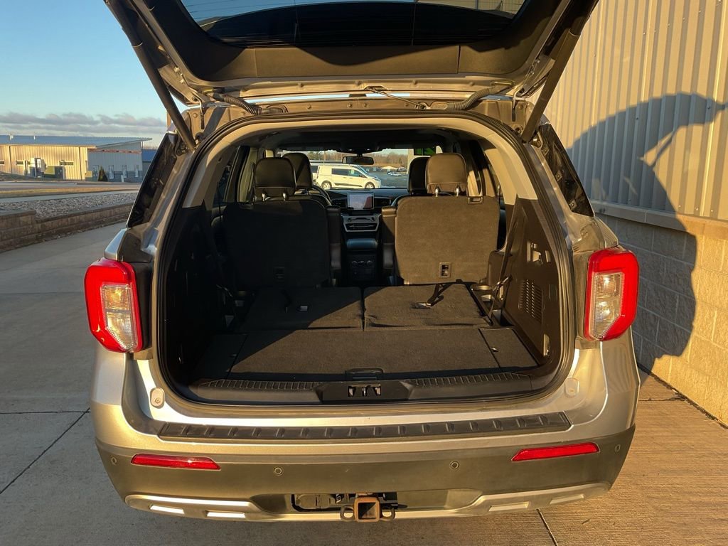 Used 2021 Ford Explorer XLT w/ Equipment Group 202A image 24