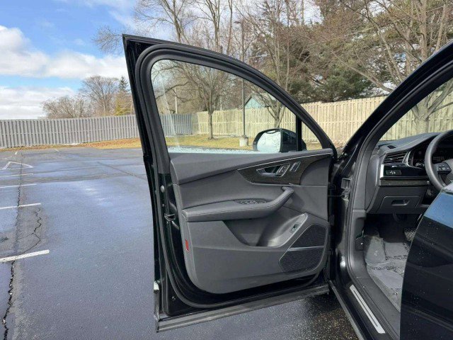 Certified 2025 Audi Q7 Premium Plus w/ Premium Plus Package image 17