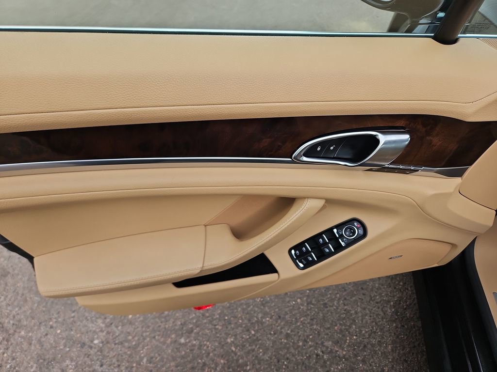 Used 2015 Porsche Panamera 4S image 10