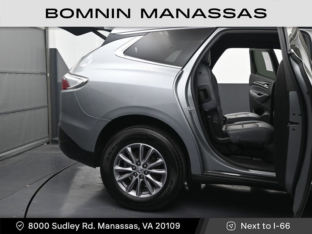 Used 2023 Buick Enclave Essence image 10