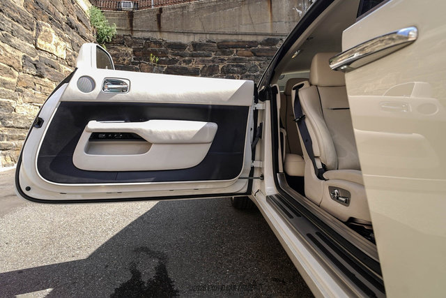 Used 2017 Rolls-Royce Wraith RWD image 48