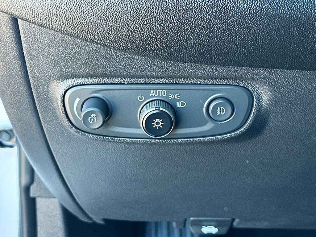 Used 2020 Chevrolet Equinox Premier image 11