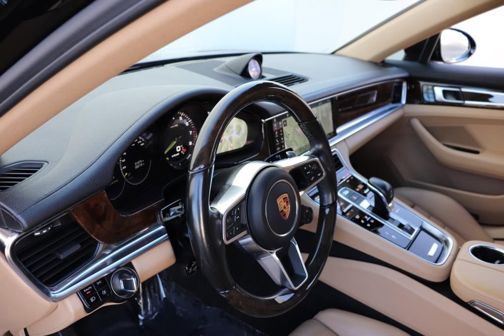 Used 2018 Porsche Panamera 4 image 49