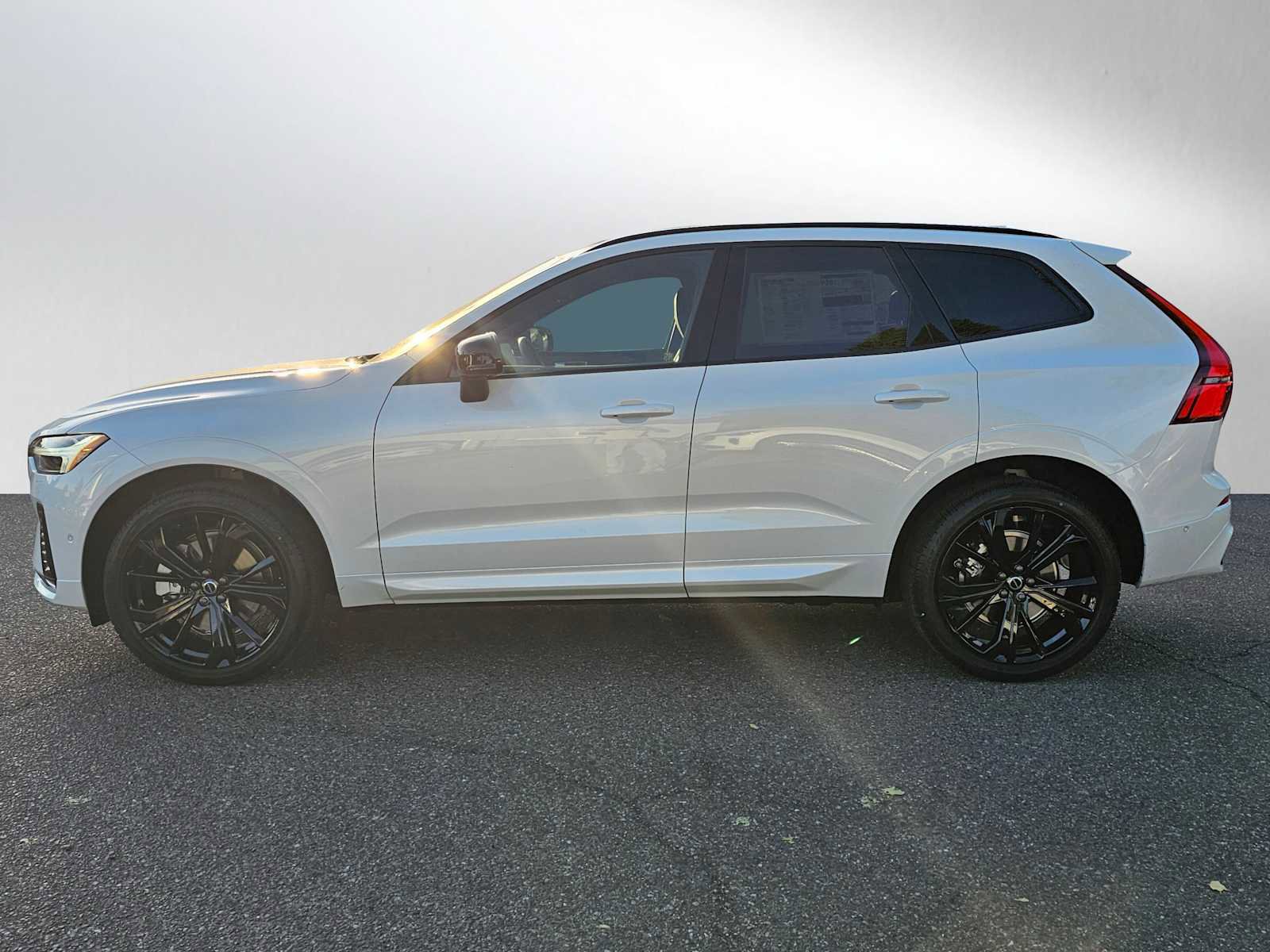 New 2026 Volvo XC60 B5 Ultra w/ Protection Package Premier image 4